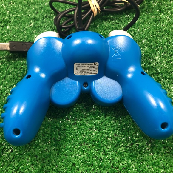 Mad Catz Controller for Nintendo GameCube Blue Wired Controller Great Condition - Picture 3 of 6